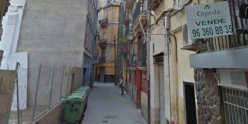 Brutal ataque con machete en pleno centro de Valencia: un joven de 22 años lucha por su vida tras recibir varios golpes