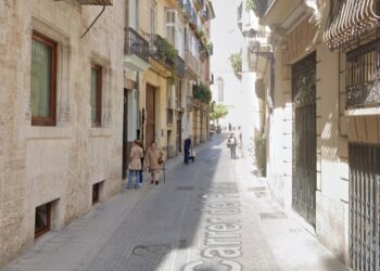Un hombre de 88 años fallece tras estrellar su coche contra un edificio en el centro histórico de Valencia