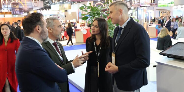 Cullera busca atraer el turismo británico a través de influencers y creadores de contenidos 1 Cullera a la WTM London 2025 4 scaled 1