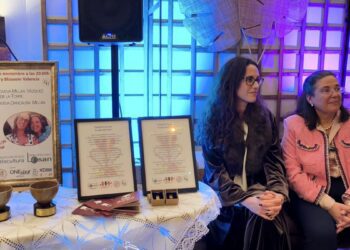 “Valencia, Ciudad del Grial 2025/26” consolida el talento femenino cordobés en una exitosa gala 16 Dra. Da Maria Genoveva Millan Vazquez de la Torre y a la Dra. Da Maria Genoveva Dancausa Millan scaled 1