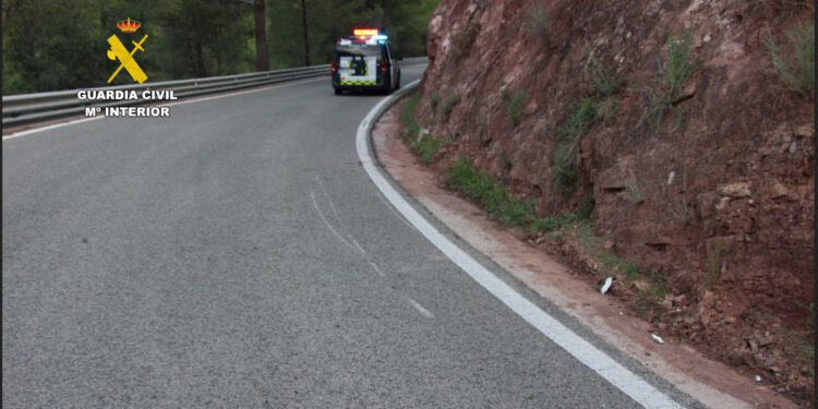 La Guardia Civil investiga a la conductora de un turismo como presunta responsable de un siniestro vial con el resultado de una persona herida de gravedad