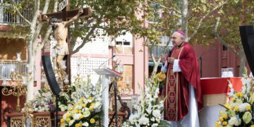 El Arzobispo preside en Alfafar el 25 aniversario de la fiesta del Cristo de los Desamparados 
