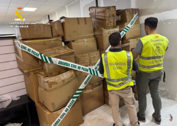 Más de 3.000 falsificaciones incautadas en 3 naves del polígono La Cova de Manises