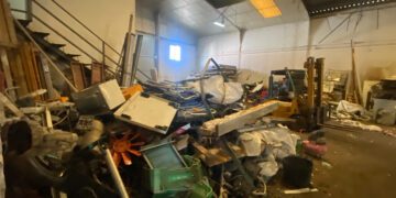 Una inspección en la chatarrería de Benigànim termina con el cese de la actividad