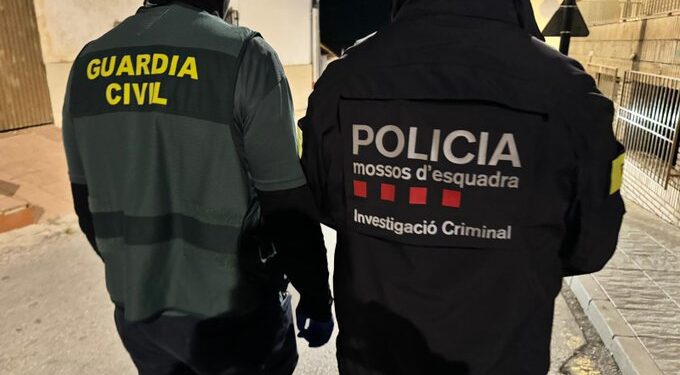 Detenidas cinco personas por traficar con una menor de 14 años y obligarla a contraer matrimonio 1 Detenidas cinco personas por traficar con una menor de 14 años y obligarla a contraer matrimonio