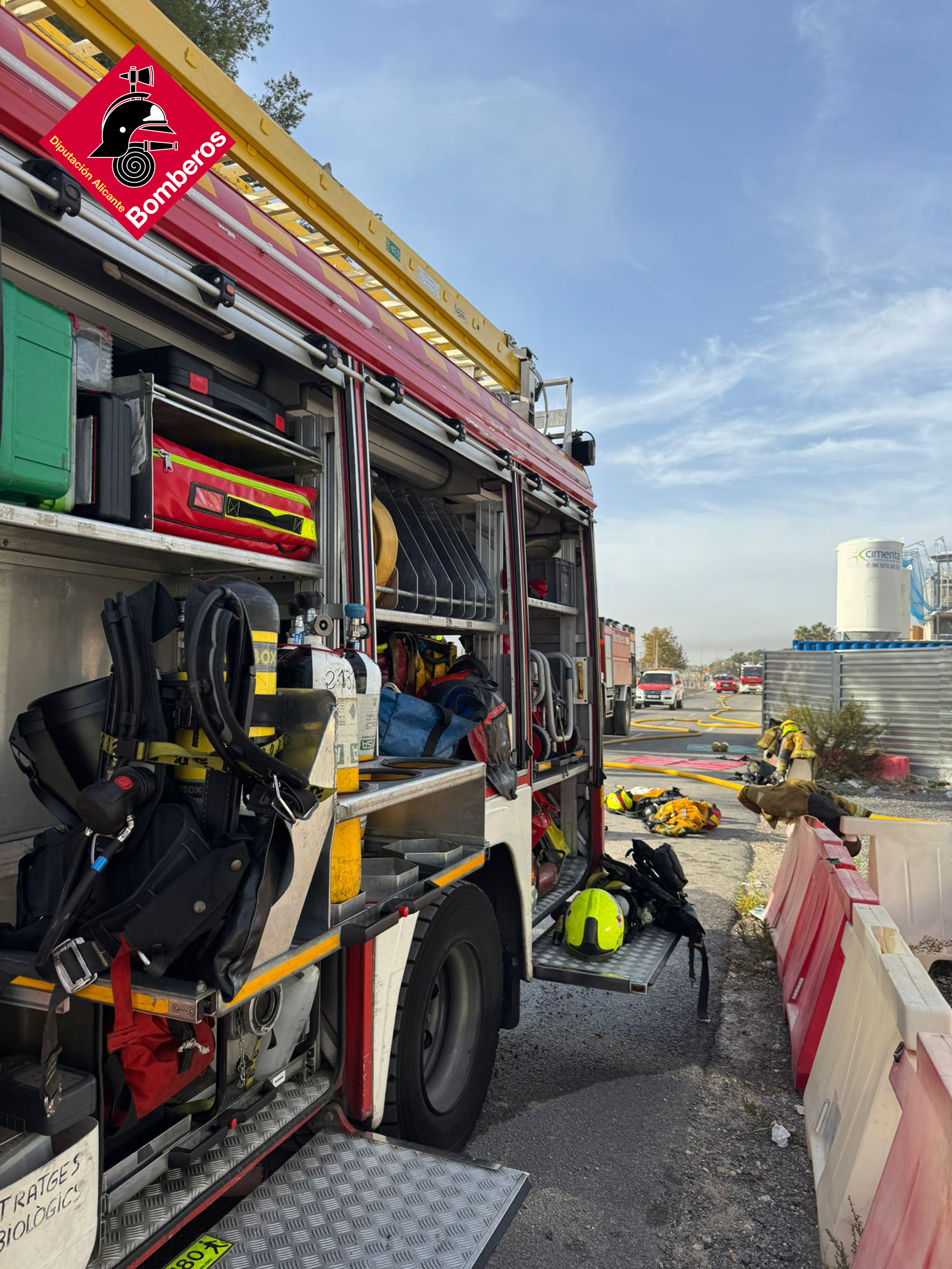 Incendio en las obras de ampliación del Hospital Marina Baixa en La Vila Joyosa 2 G5ofiC0WsAAX9cA