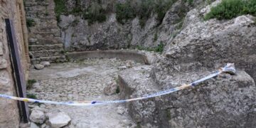 Desprendimientos en el castillo de Xàtiva tras la desidia absoluta de las administraciones públicas