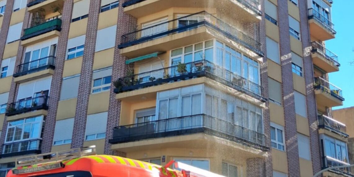 Incendio en una vivienda de Sueca: dos personas atendidas por inhalación de humo y cuatro evacuadas con seguridad 1 Incendio en una vivienda de Sueca: dos personas atendidas por inhalación de humo y cuatro evacuadas con seguridad