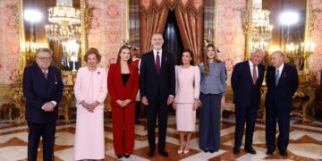 Ingreso en la Insigne Orden del Toisón de Oro a Su Majestad la Reina Doña Sofía, y a D. Felipe González Márquez, a D. Miguel Herrero y Rodríguez de Miñón y a D. Miquel Roca i Junyent