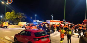 Un niño de 10 años, rescatado «in extremis» tras ser arrastrado por el mar en Oliva, evoluciona favorablemente y ya respira por sí mismo