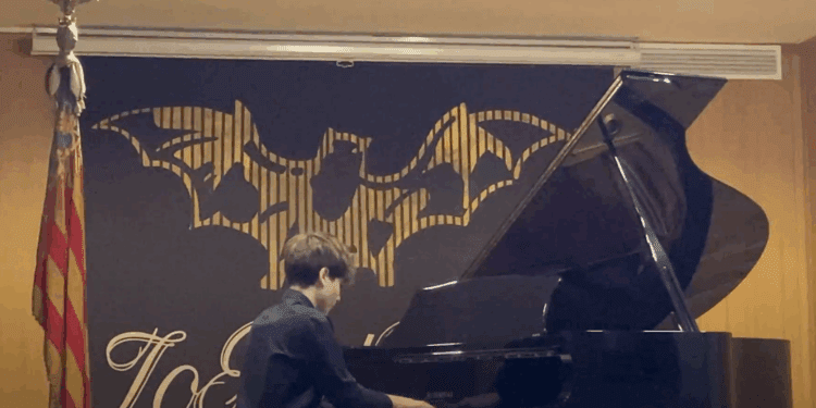 Lo Rat Penat convoca el XXX Concurs d’Interpretació al Piano ‘Mestre Josep Serrano’ per a jóvens pianistes de la Comunitat Valenciana