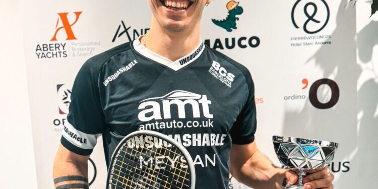 El jugador de Squash Iván Pérez consiguió en Andorra su primer gran título para su palmarés