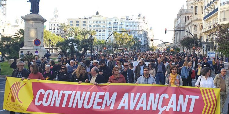 RTVE abre la puerta a emitir La 2 y Clan en catalán en la Comunitat Valenciana