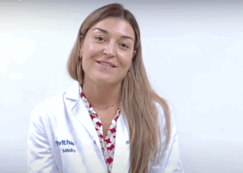 Una traumatóloga de Vithas Valencia aconseja a los corredores del Maratón Valencia preparar cuerpo y mente para evitar lesiones