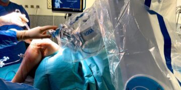 Vithas Valencia 9 de Octubre incorpora la última tecnología en inteligencia artificial y robótica para implantes de rodilla