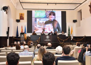 La UCV lanza un libro y un documental para sensibilizar en las aulas sobre la infancia refugiada y la migración forzosa