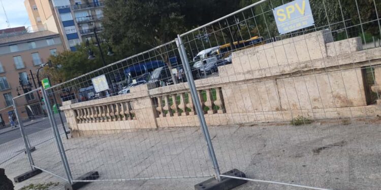 Cultura adjudica el contrato para la elaboración del documento técnico de restauración de la balaustrada de la plaza de la Crida 1 Cultura adjudica el contrato para la elaboración del documento técnico de restauración de la balaustrada de la plaza de la Crida