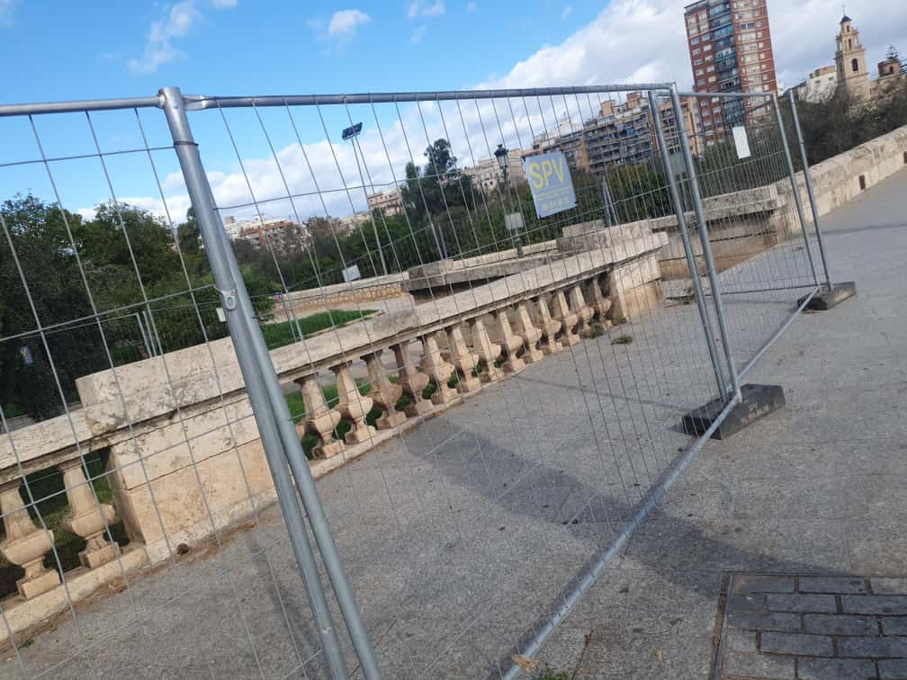 Cultura adjudica el contrato para la elaboración del documento técnico de restauración de la balaustrada de la plaza de la Crida 3 Cultura adjudica el contrato para la elaboración del documento técnico de restauración de la balaustrada de la plaza de la Crida