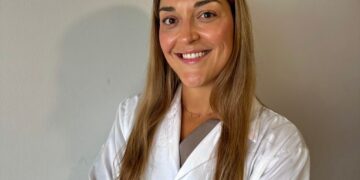 Una traumatóloga de Vithas Valencia aconseja a los corredores del Maratón Valencia preparar cuerpo y mente para evitar lesiones