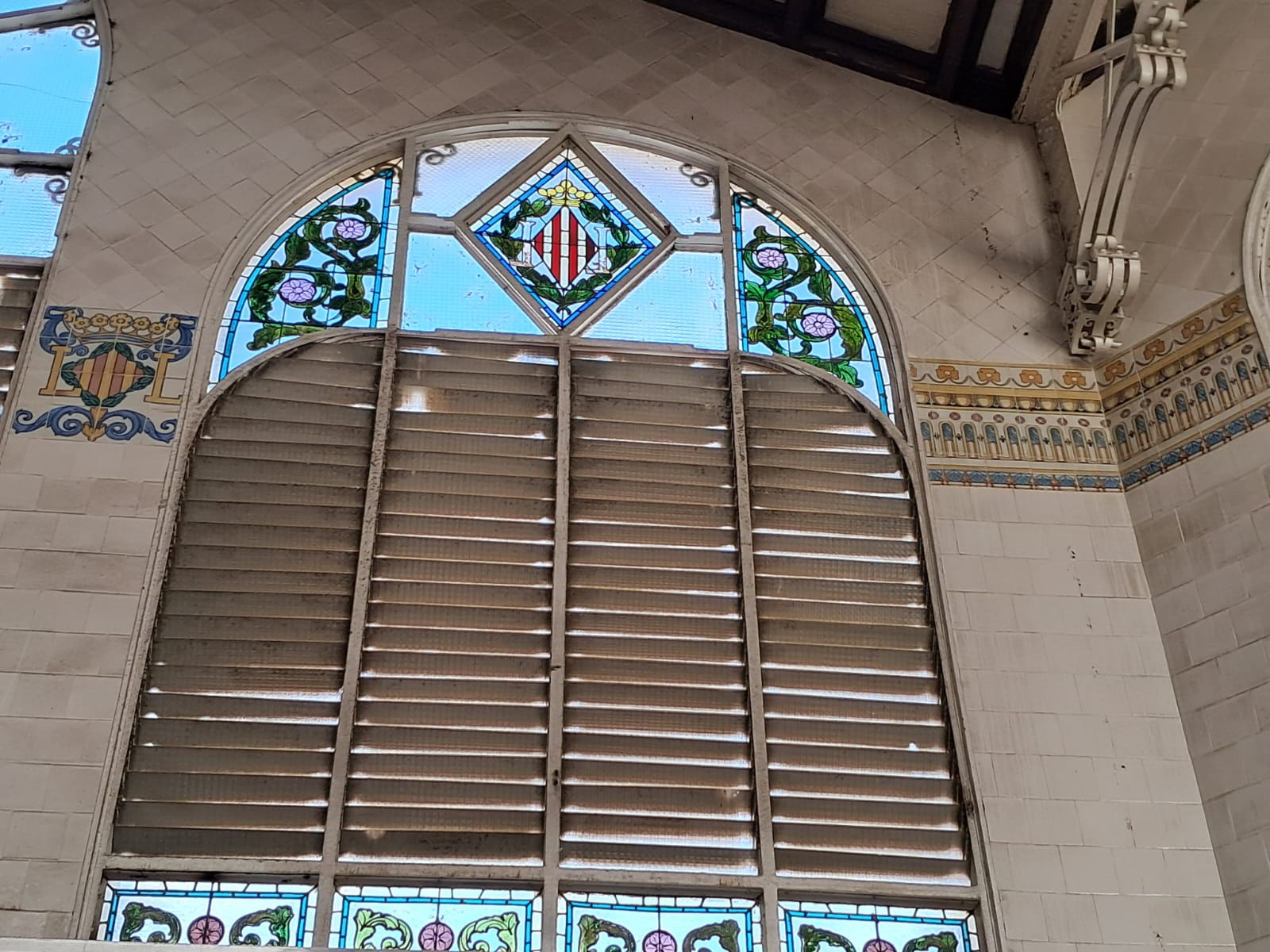 El Mercado Central de Valencia lavará su cara pero sólo por el exterior, mientras seguirá el interior esperando 3 WhatsApp Image 2025 11 08 at 13.16.45