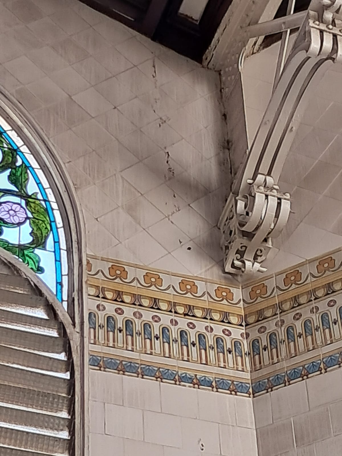 El Mercado Central de Valencia lavará su cara pero sólo por el exterior, mientras seguirá el interior esperando 5 WhatsApp Image 2025 11 08 at 13.16.46