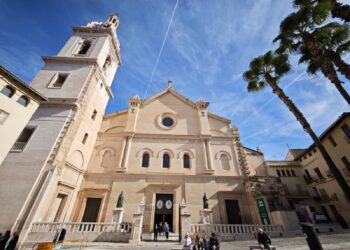 Xàtiva rinde homenaje a San Jacinto Castañeda con misa solemne, procesión y música de Mozart