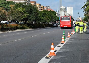 El Ajuntament de Valéncia comienza a señalizar carriles EMT y taxi exclusivos en avenidas y vías congestionadas 14 El Ajuntament de Valéncia comienza a señalizar carriles EMT y taxi exclusivos en avenidas y vías congestionadas