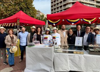 El centro de Castellón festeja las I Fiestas de la Hispanidad organizadas por la Generalitat Valenciana