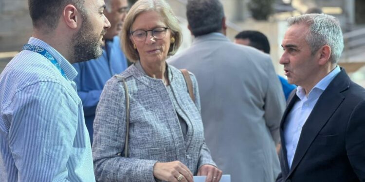 El conseller Barrachina reclama al Ministerio protección para los pescadores valencianos ante posibles discriminaciones en Europa 1 El conseller Barrachina reclama al Ministerio protección para los pescadores valencianos ante posibles discriminaciones en Europa