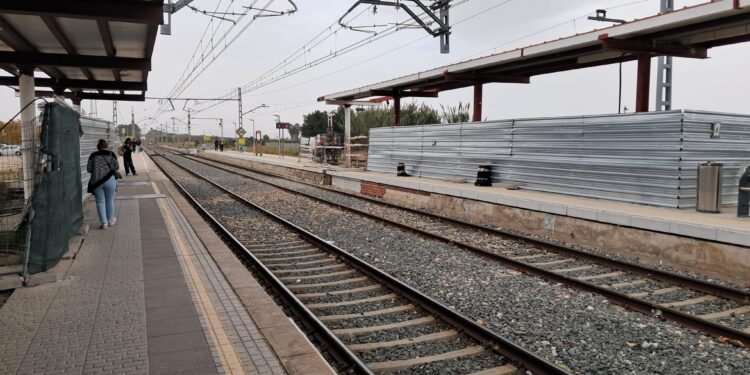 Otra vez sin tren…nueva avería en Cercanías Valéncia Gandía…miles de usuarios llegarán de nuevo tardísimo