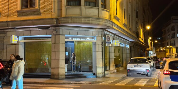 Muere una niña de 6 años y otra de 4 lucha por su vida en la UCI tras sendos tratamientos dentales en Alzira 1 Muere una niña de 6 años y otra de 4 lucha por su vida en la UCI tras sendos tratamientos dentales en Alzira