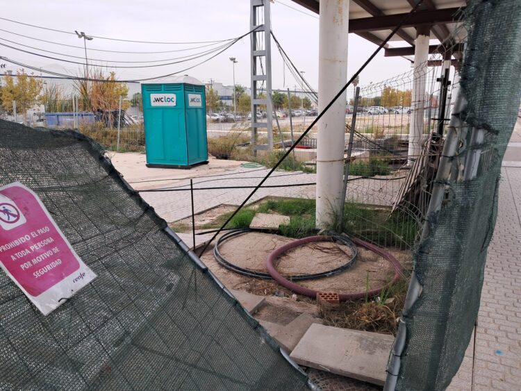 La estación de Renfe Cercanías Valencia de Tavernes de la Valldigna ejemplo de dejadez del Ministerio de Transportes y de Adif