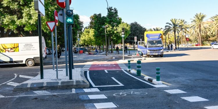 Nuevo carril bici en la Avenida del Doctor Tomás Sala 1 Nuevo carril bici en la Avenida del Doctor Tomás Sala