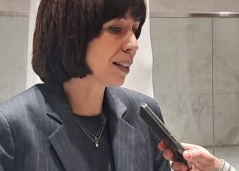 Diana Morant acusa a Pérez Llorca de «ser el testaferro de Mazón, Feijóo y Abascal» y llama inútiles e incompetentes a los gestores de la GVA