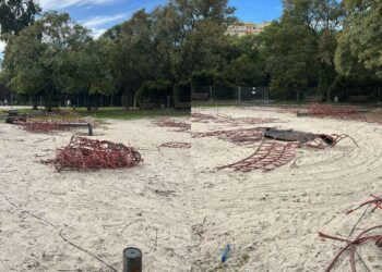 Desmantelan el icónico Parque de la Araña en el Jardín del Turia después de dos años cerrado