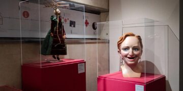 Una exposición del MuVIM invita a conocer la vida y obra de Matilde Salvador