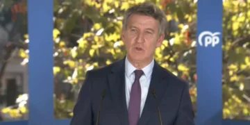 Feijóo avala la decisión de Mazón y pide a Vox que facilite la elección de un nuevo presidente