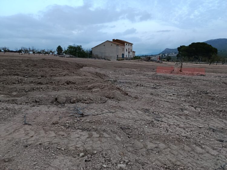 La destrucción total del paisaje por una crisis de energía creada artificialmente y un falso ecologismo de despacho