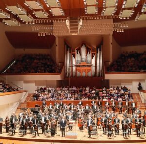 El nacionalismo en la música: “Sinfonía del nuevo mundo” de Dvorak y “Fantasía baetica” de Falla 3 El nacionalismo en la música: “Sinfonía del nuevo mundo” de Dvorak y “Fantasía baetica” de Falla