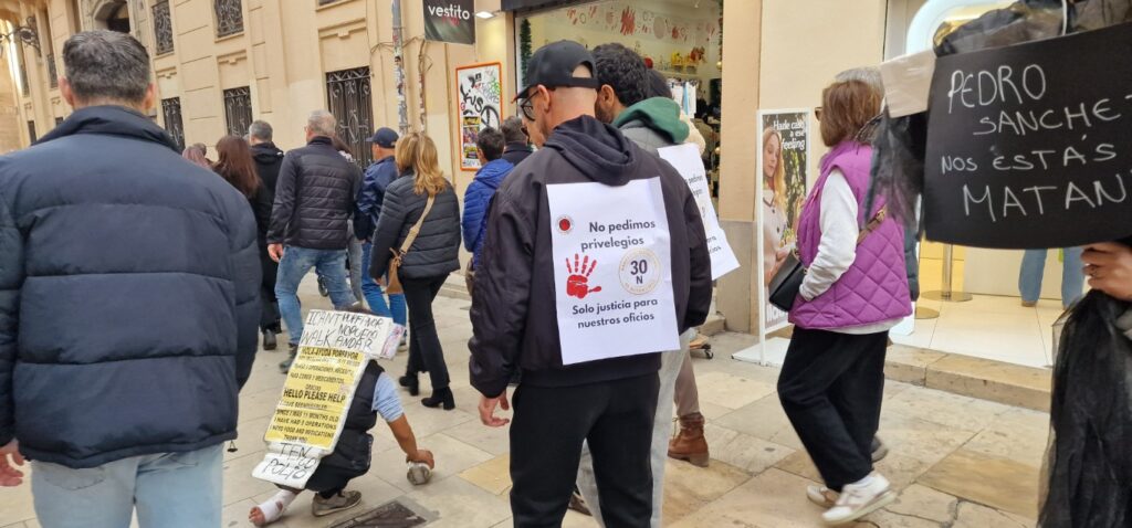 Los autónomos toman las calles de Valencia para denunciar la «asfixia» del sector 5 manifestacion autonomos 20251130 1235501 Mediana
