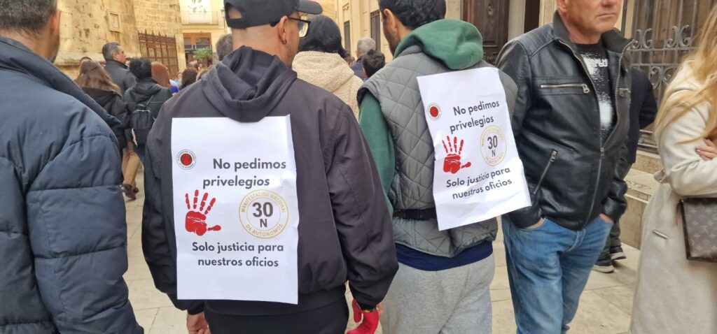 Los autónomos toman las calles de Valencia para denunciar la «asfixia» del sector 7 manifestacion autonomos 20251130 1235503 Mediana