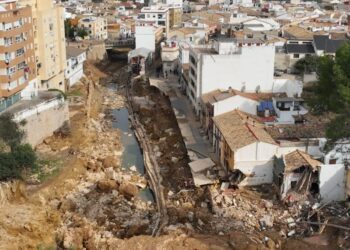 Trágico accidente laboral en Casinos: fallece un operario de Tragsa atrapado entre dos bulldozer durante las tareas de limpieza de la DANA