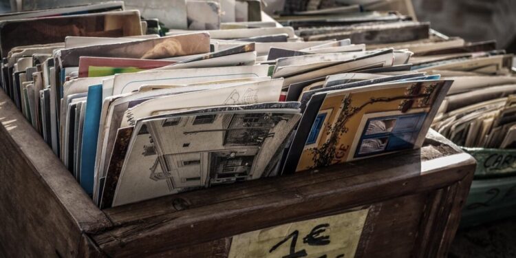 El mercado del rastro se celebrará el 6 de diciembre para evitar coincidir con el Maratón Valencia Trinidad Alfonso Zurich 1 1129 Mercat de vell. Productes scaled 1