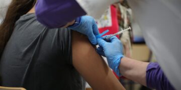 Sanidad activa un refuerzo de 273 contrataciones ante el pico de la curva epidemiológica de las infecciones respiratorias