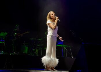 Ana Belén repasa su discografía en el Roig Arena 14 Ana Belén repasa su discografía en el Roig Arena