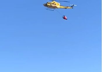 La rápida intervención aérea extingue un conato de incendio entre Beneixama y Banyeres