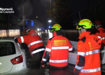 🌧️ Balance Preliminar de Lluvias y Tormentas: Nueve Servicios Clave para el Consorcio Provincial de Bomberos de la Diputació de Castelló 14 Los Bomberos de la Diputació de Castelló rescatan a un vecino aislado por el Agua en Vilarreal
