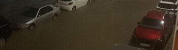 Una fuerte tromba de agua descarga en l'Horta Sur y anega calles en Catarroja