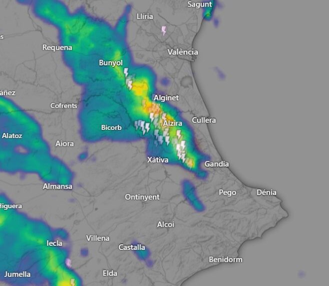 Un fuerte tren conventivo de tormentas descarga más de 110 litros de lluvia en Simat de la Valldigna 1 Un fuerte tren conventivo de tormentas descarga más de 110 litros de lluvia en Simat de la Valldigna
