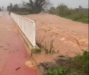 El Barranco de Barcheta comienza a desbordarse en Rafelguaraf tras registrar más de 133 mm de lluvia